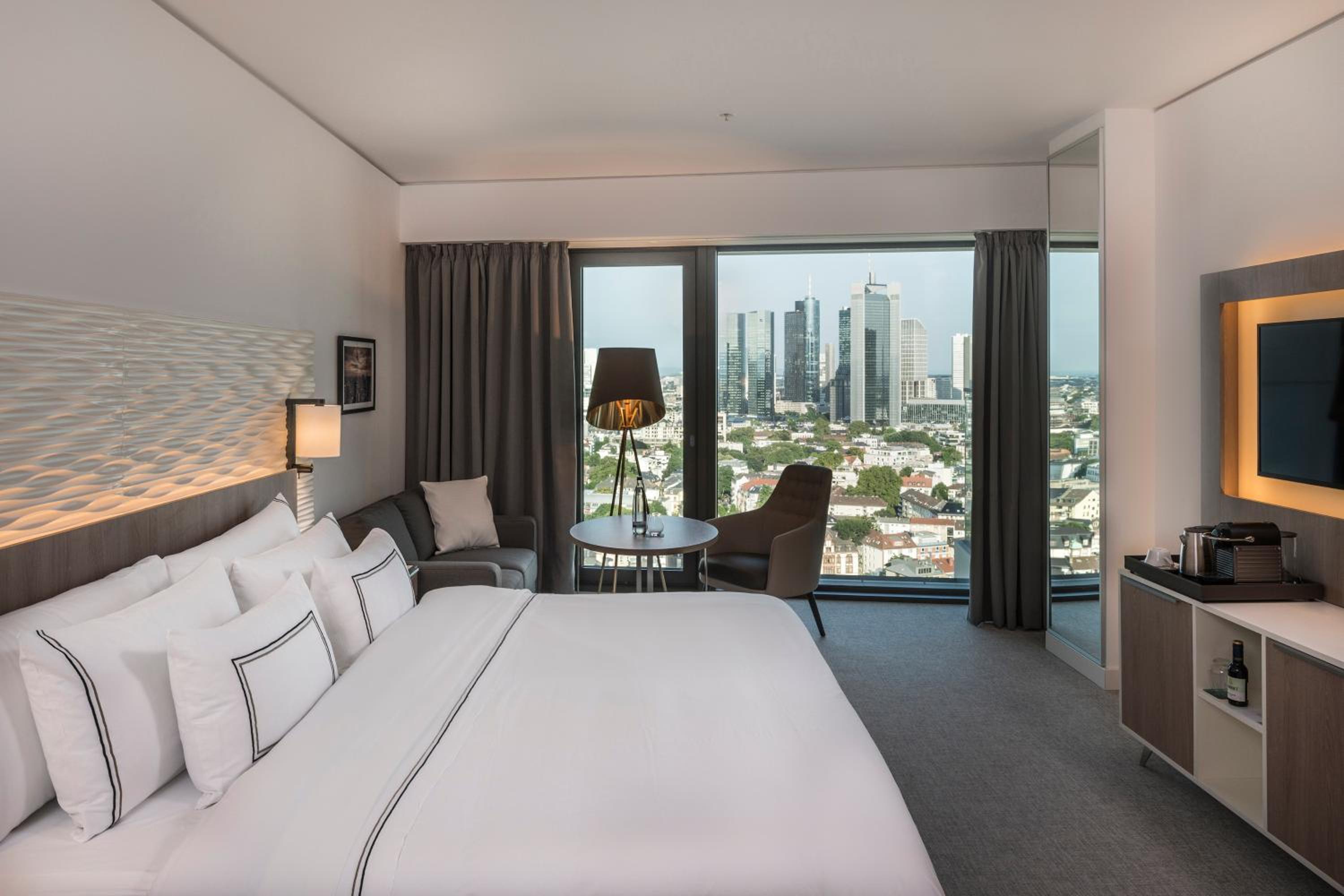 The Level, Junior Suite, Executive Lounge Access