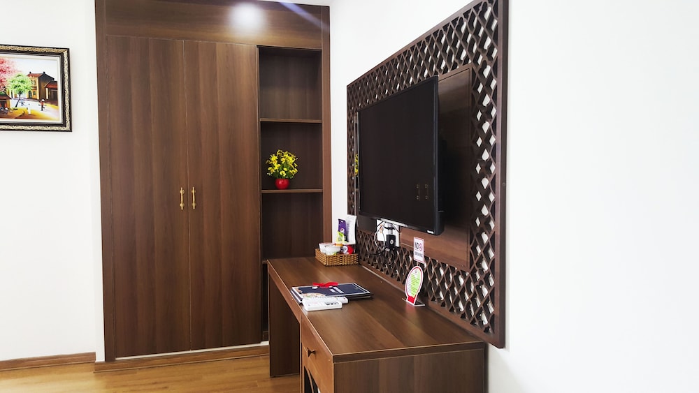 Pariat River Front Hotel 24/62