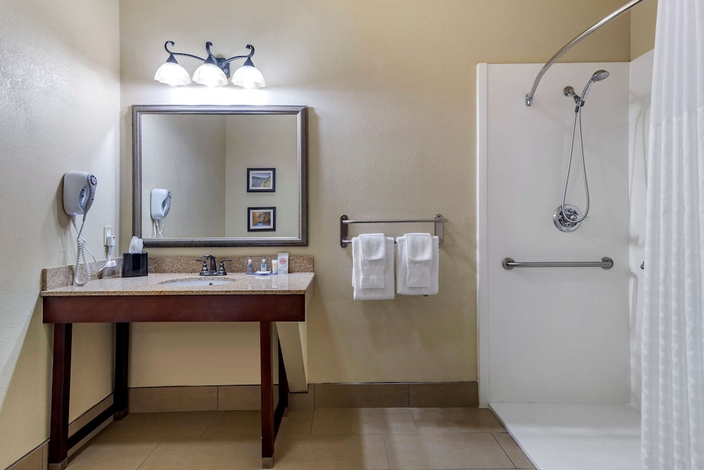Comfort Inn and Suites Blue Ridge Ga 42/42