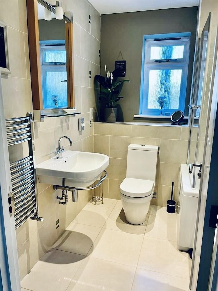 The Thorpe Guest House 38/41