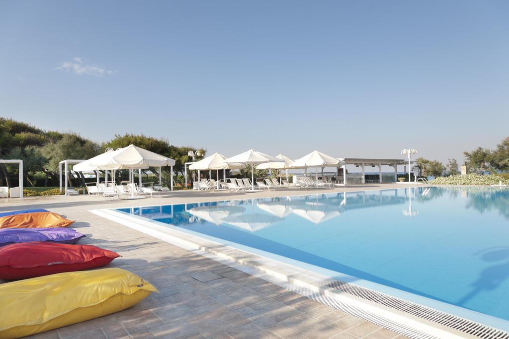 Grand Hotel Costa Brada 42/43