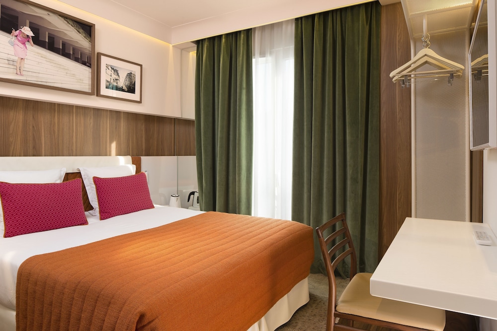 Hotel Eiffel Turenne 30/54