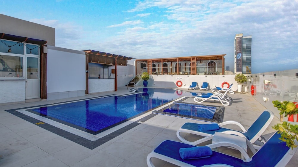 swimming pool spa