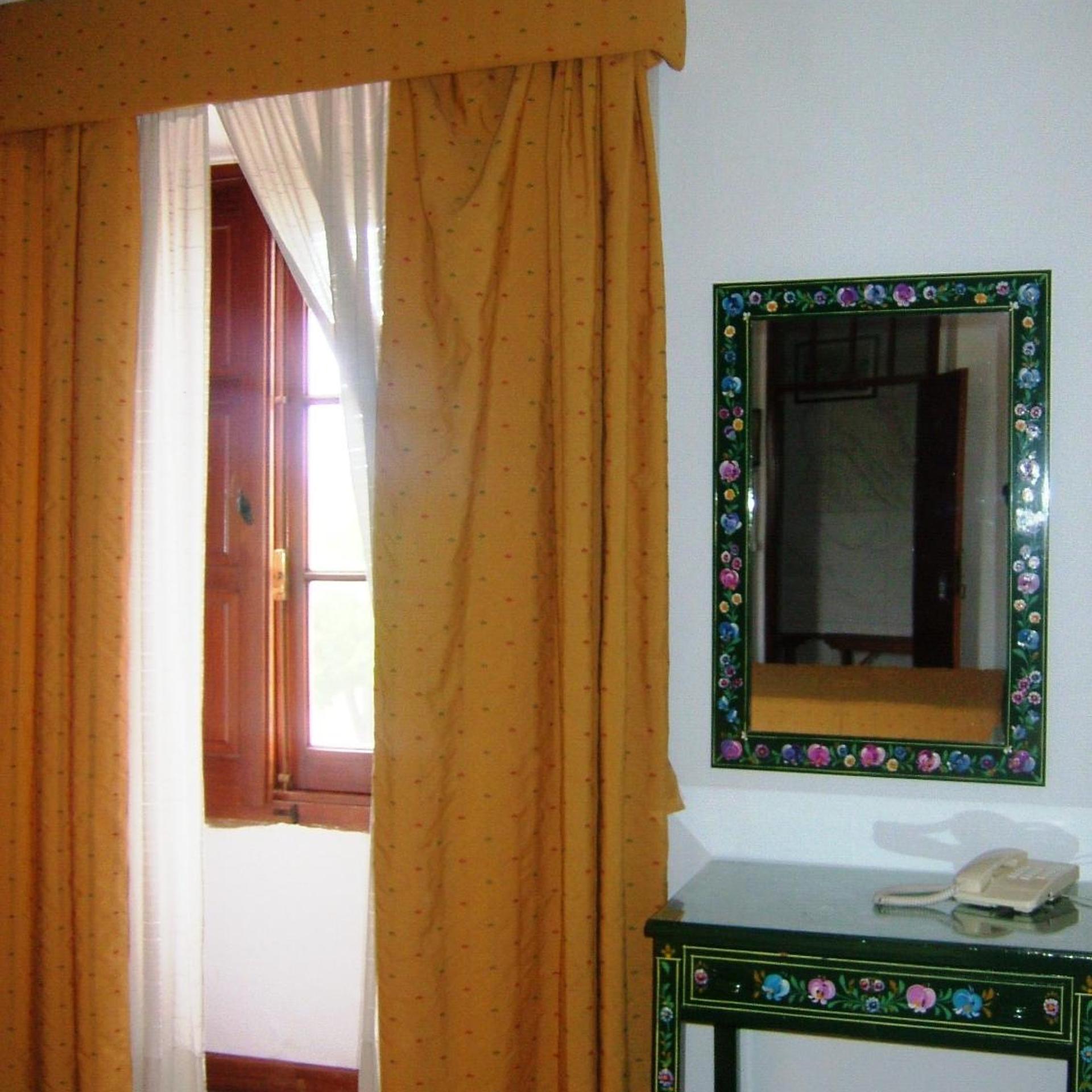 Alentejano Low Cost Hotel 50/50