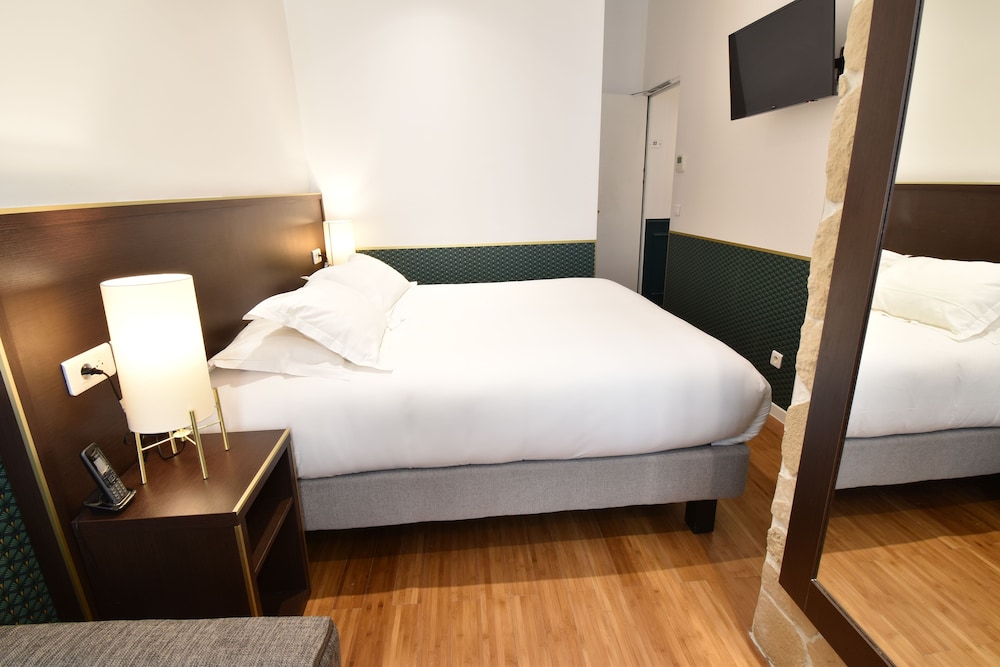 غرفة سوبيريور بسريرين منفصلين، Hotel Bonne Nouvelle Paris 2/9
