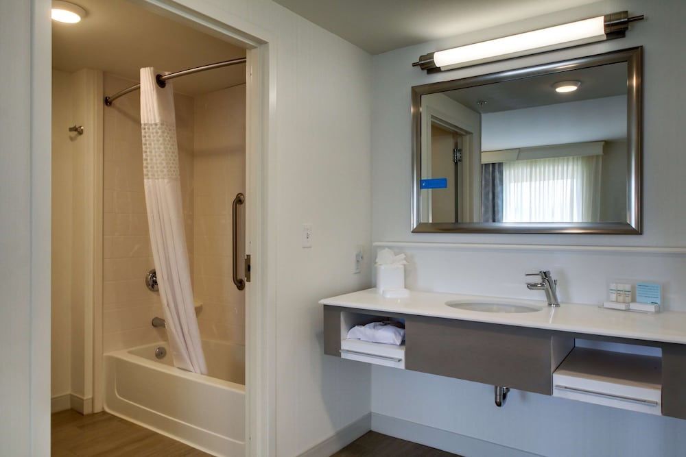 Hampton Inn & Suites Milwaukee West 31/64