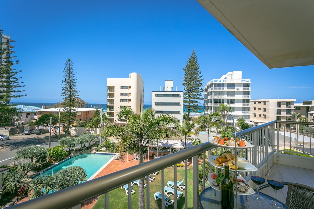 Surfers Beachside Holiday Apartments 4/35