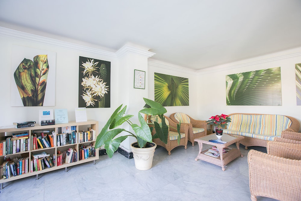 Celeste Apartments 34/55