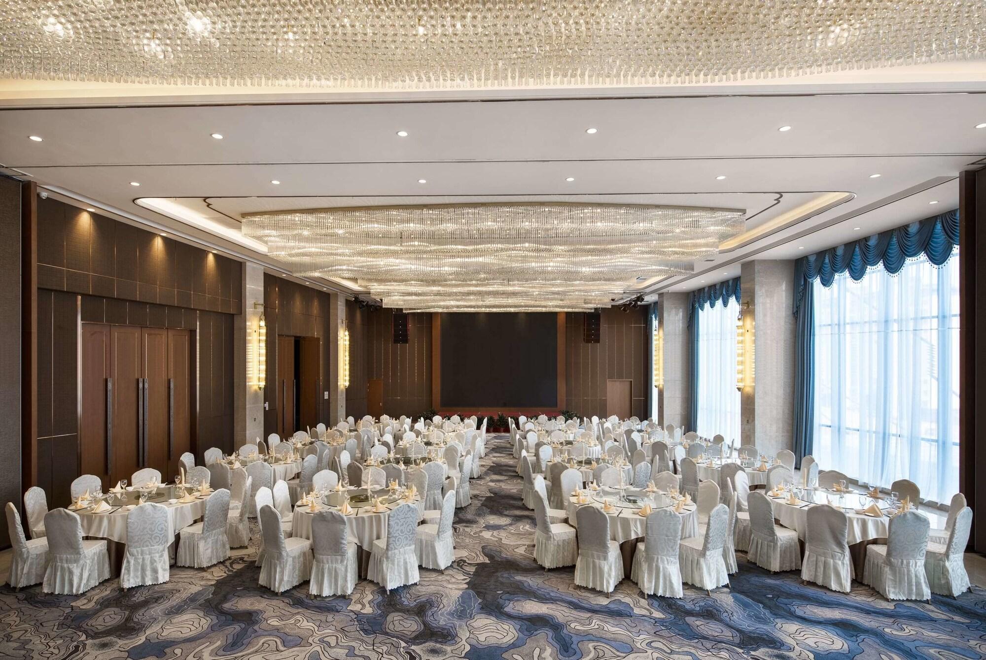 Ramada Plaza By Wyndham Enshi 23/28