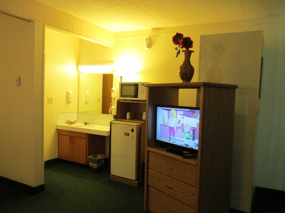 Town House Motel Inc 3/33