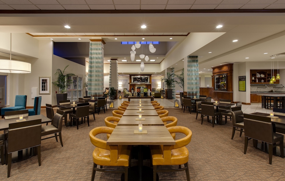 Hilton Garden Inn Lake Forest Mettawa 32/46