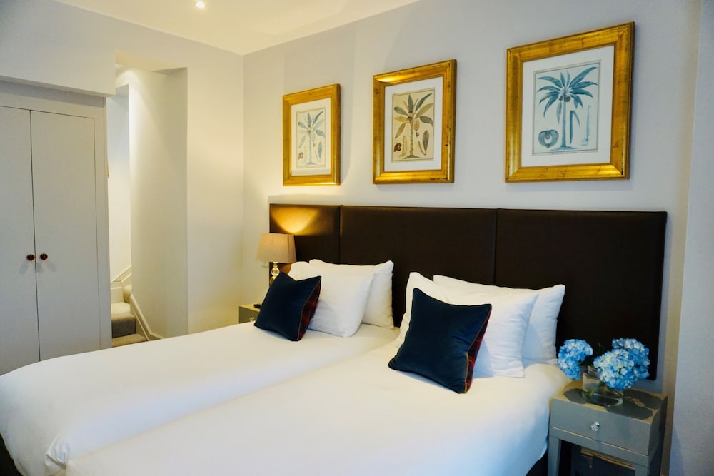 DELUXE, TWIN BEDS