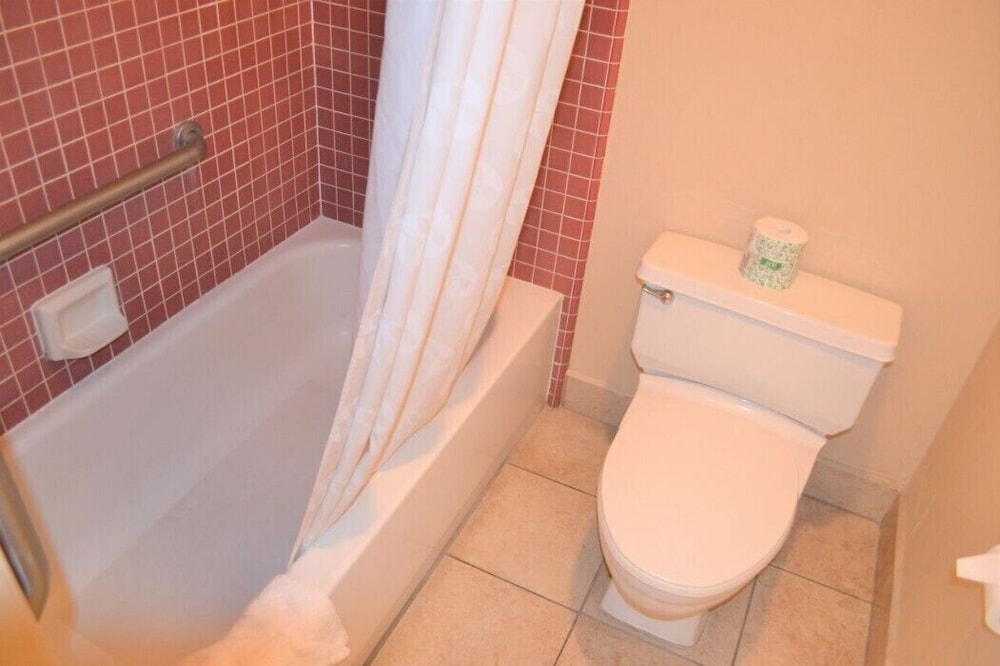 Merced Inn And Suites 15/15
