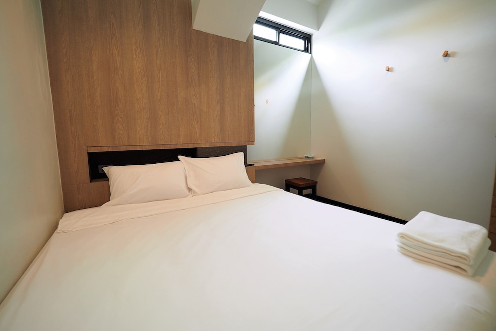 T Hostel at Victory Monument 19/46