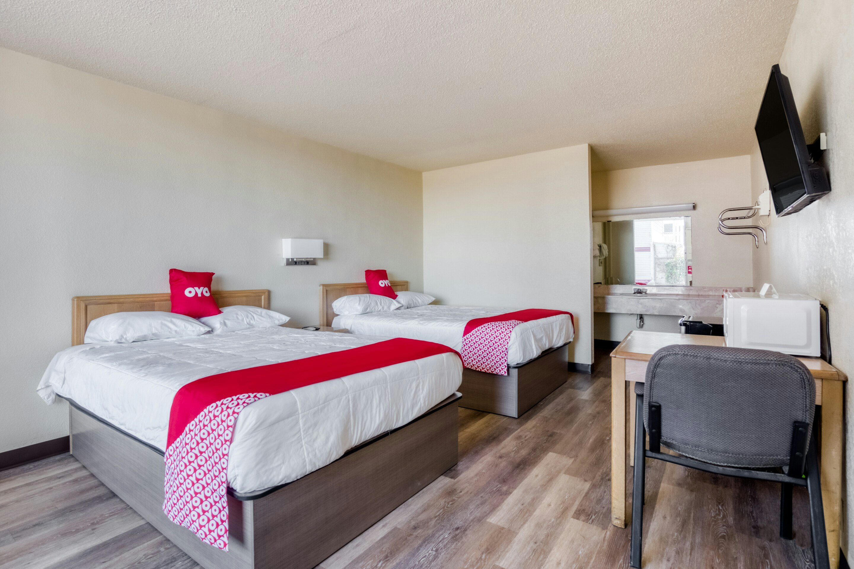 Hotel Waco University Area/ I-35 11/26