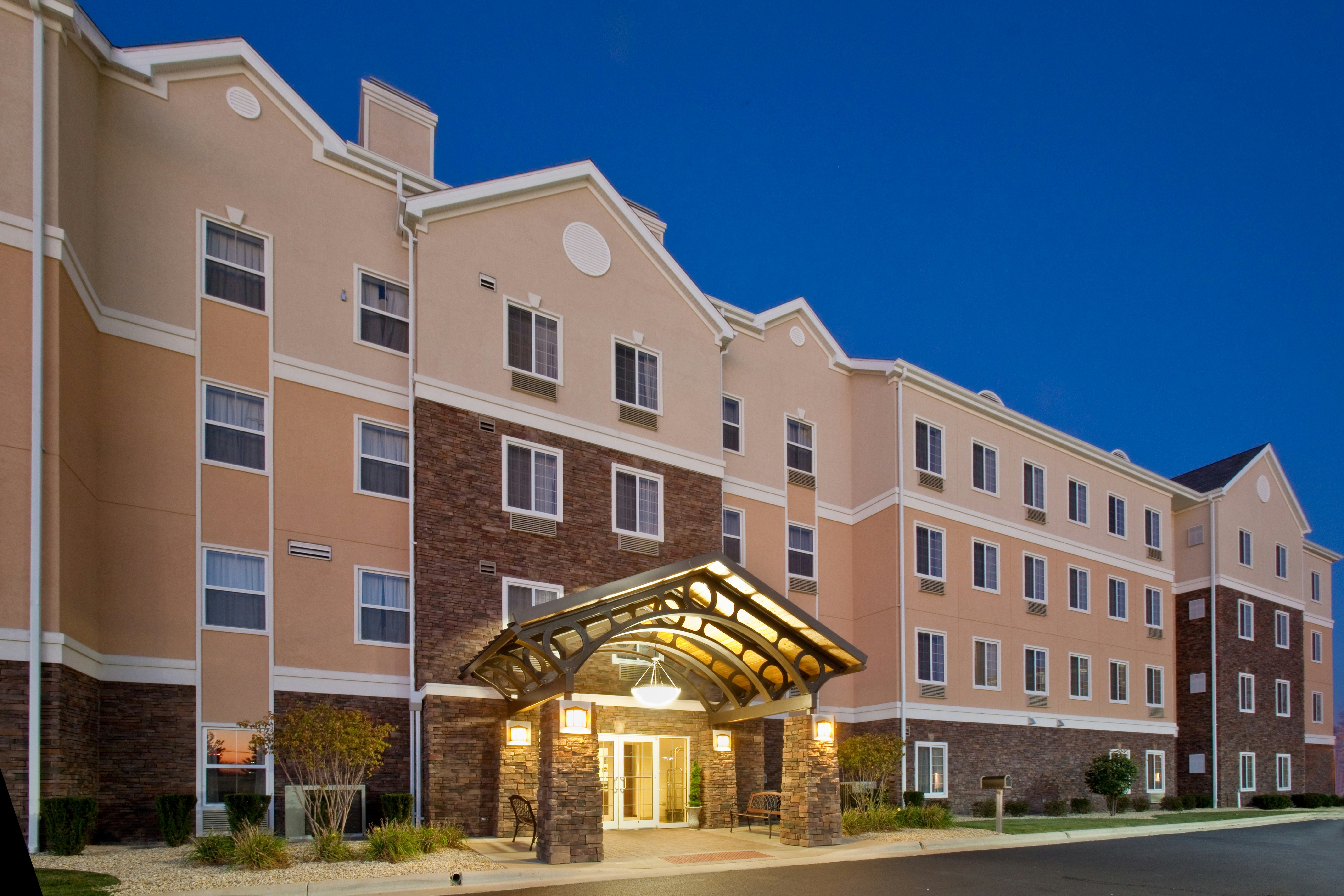 STAYBRIDGE SUITES ROCKFORD 8/73