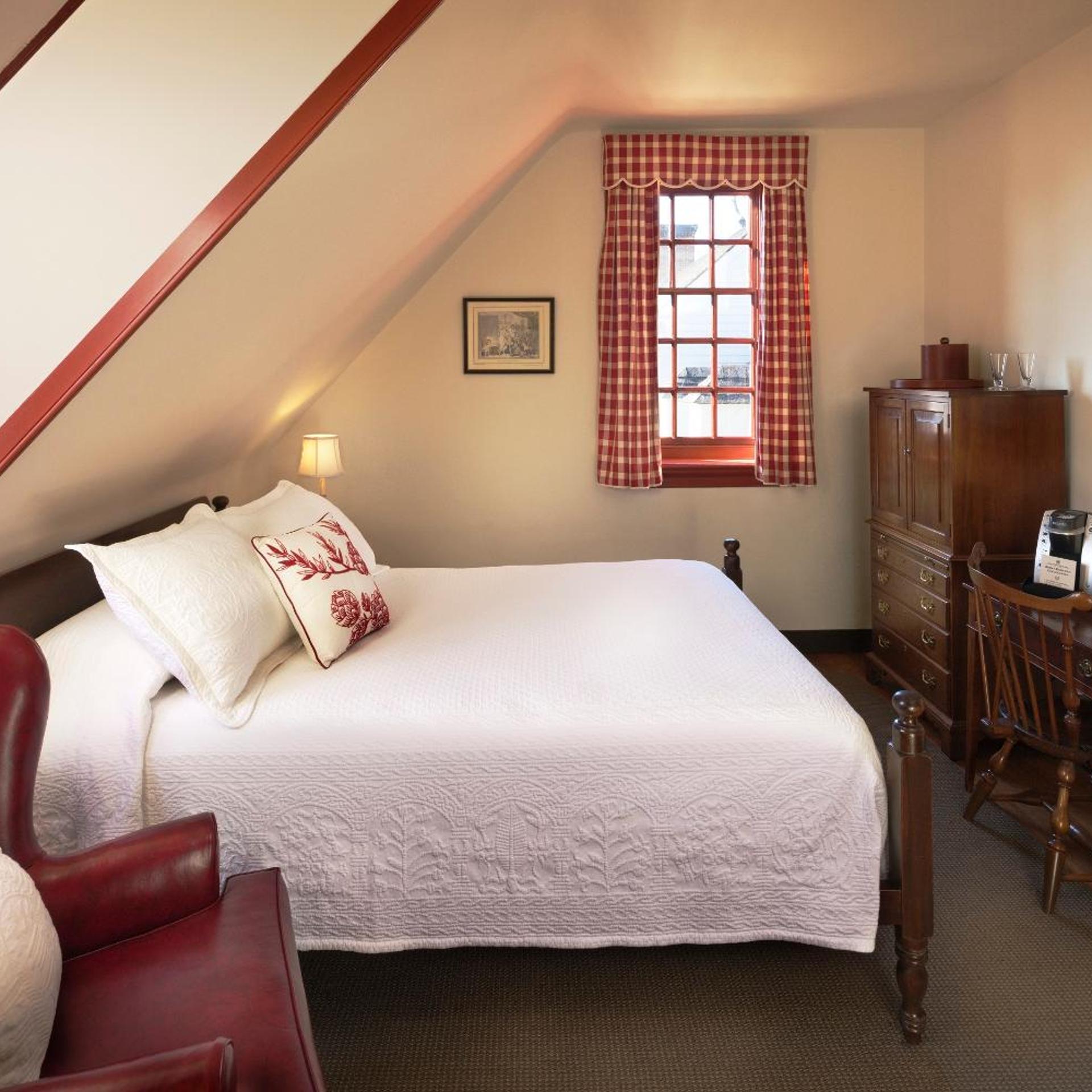 Tavern, Double Bed