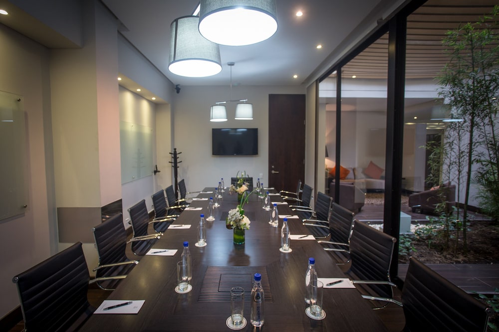 Hotel 93 Luxury Residences 65/69
