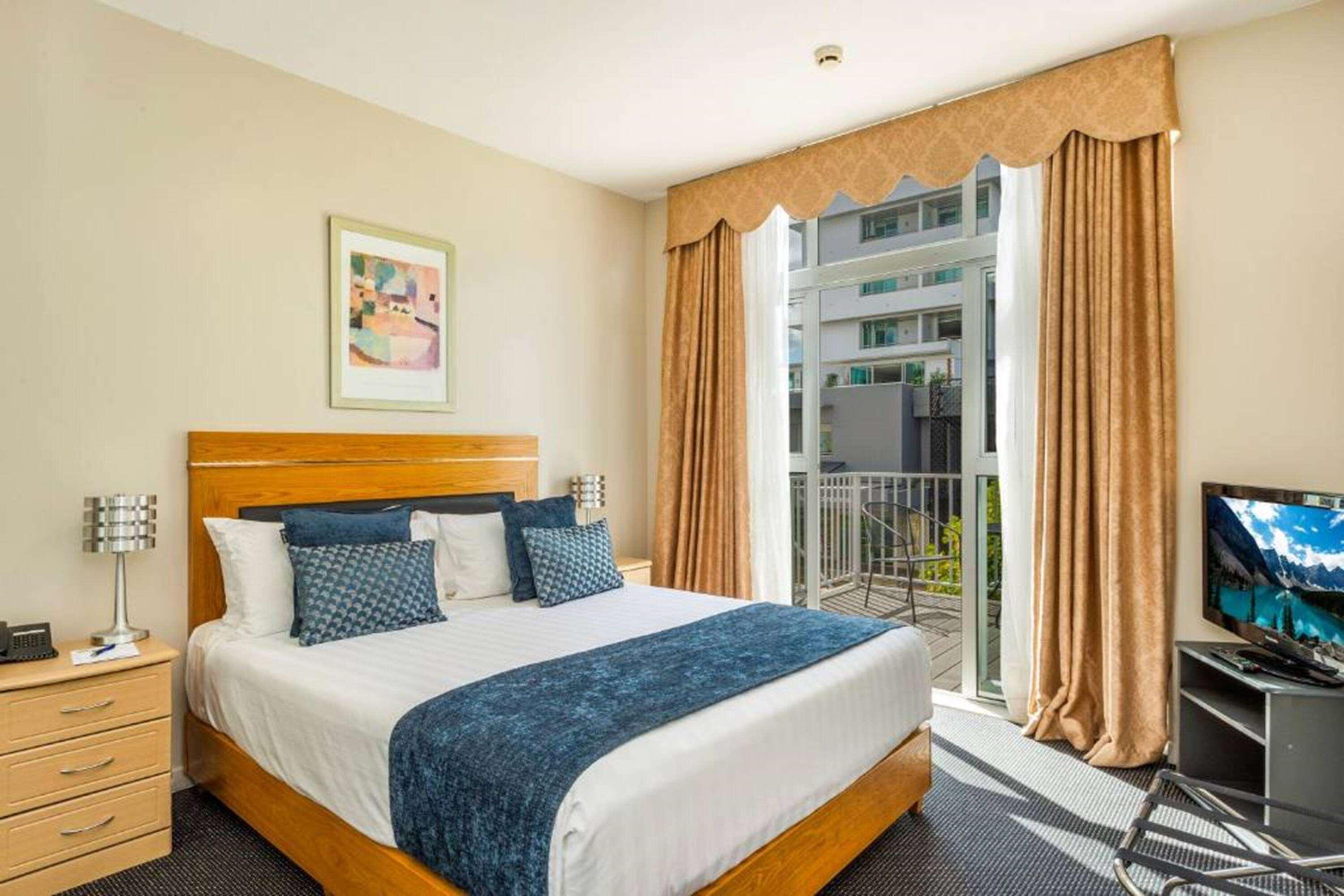 شقة بسرير كوين وسريرين منفصلين بغرفتي نوم، Ramada by Wyndham Hamilton City Center 2/5