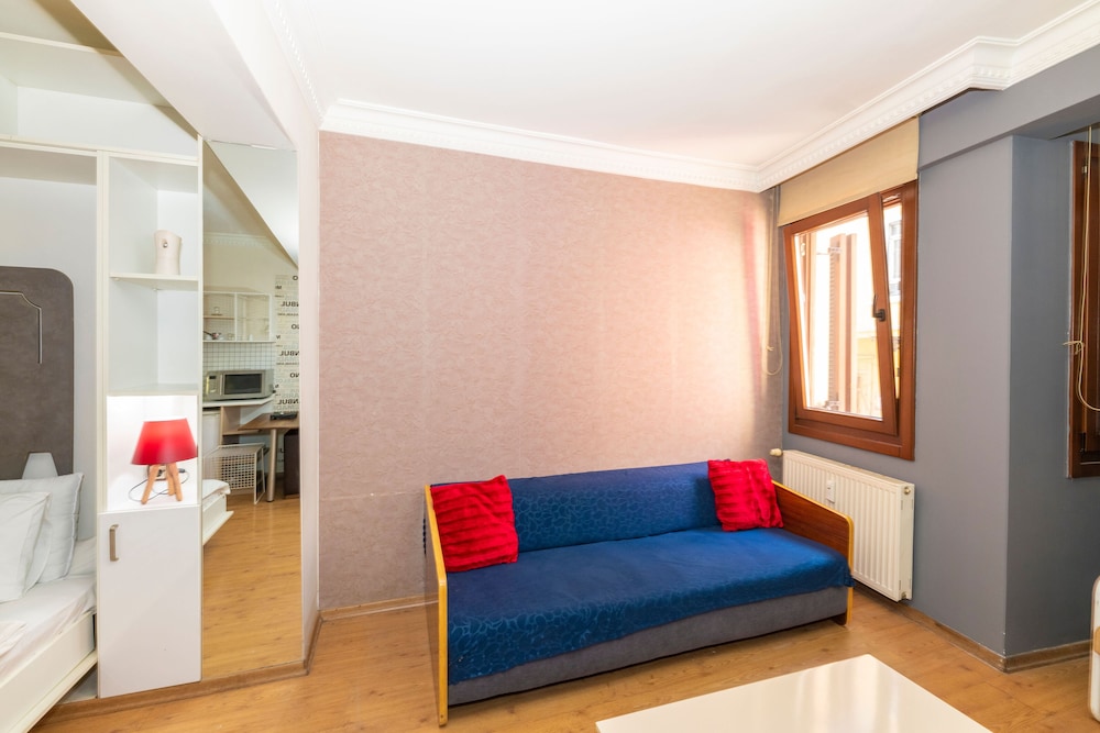 Opera House Hotel 46/64