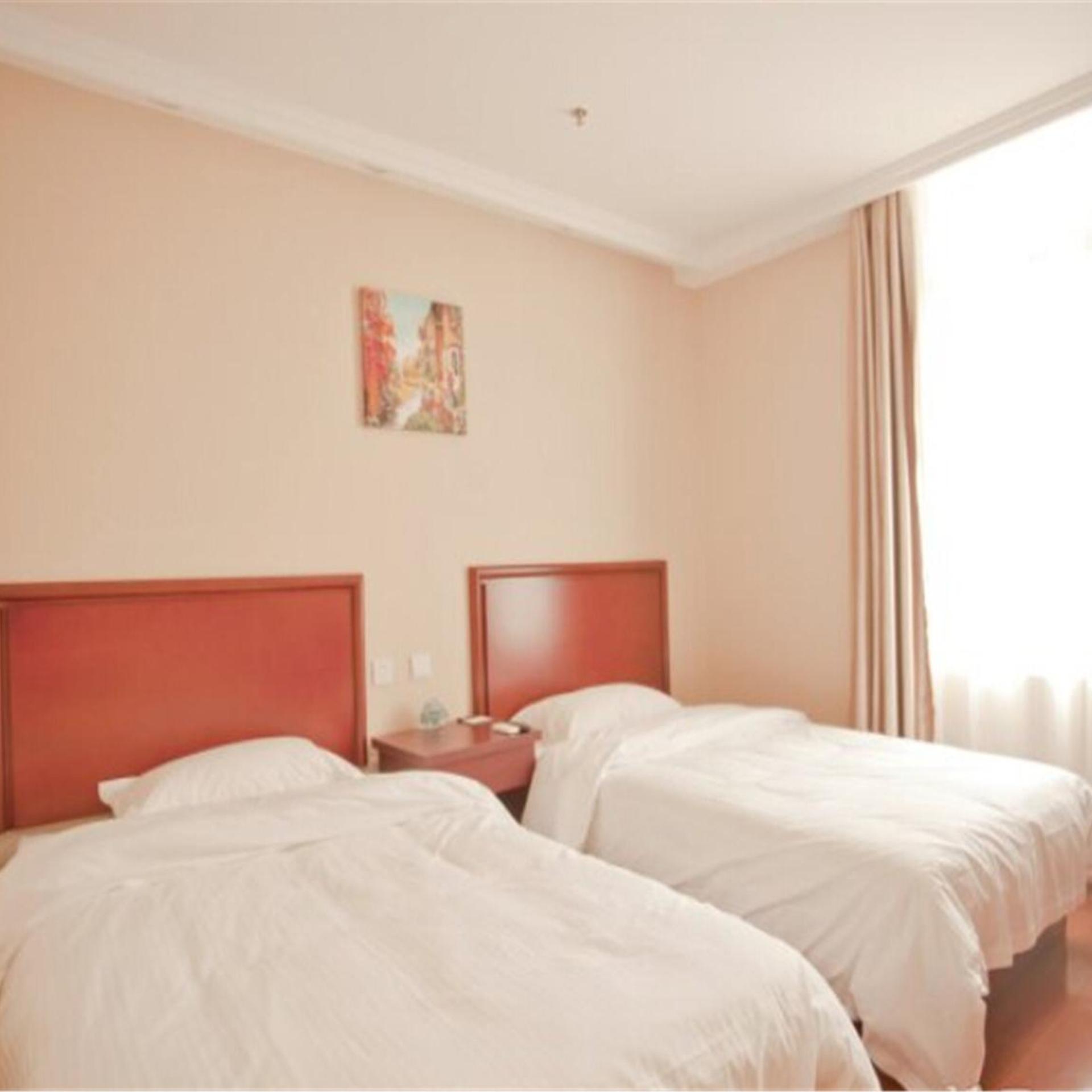 GreenTree Inn Liaoning Dalian Railway Station South Shengli Square Express Hotel 16/35