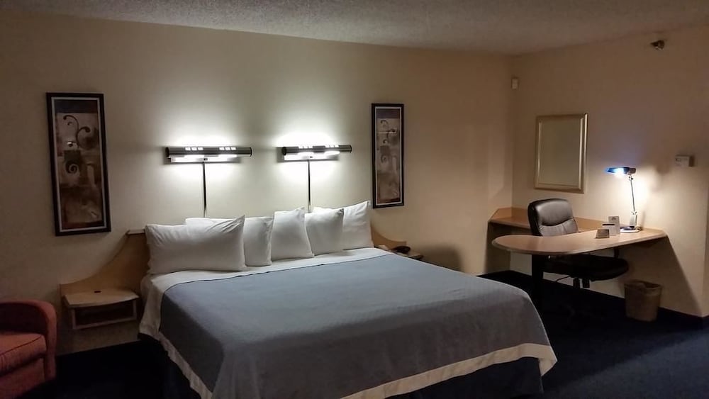 Days Inn by Wyndham Buena Park 26/34