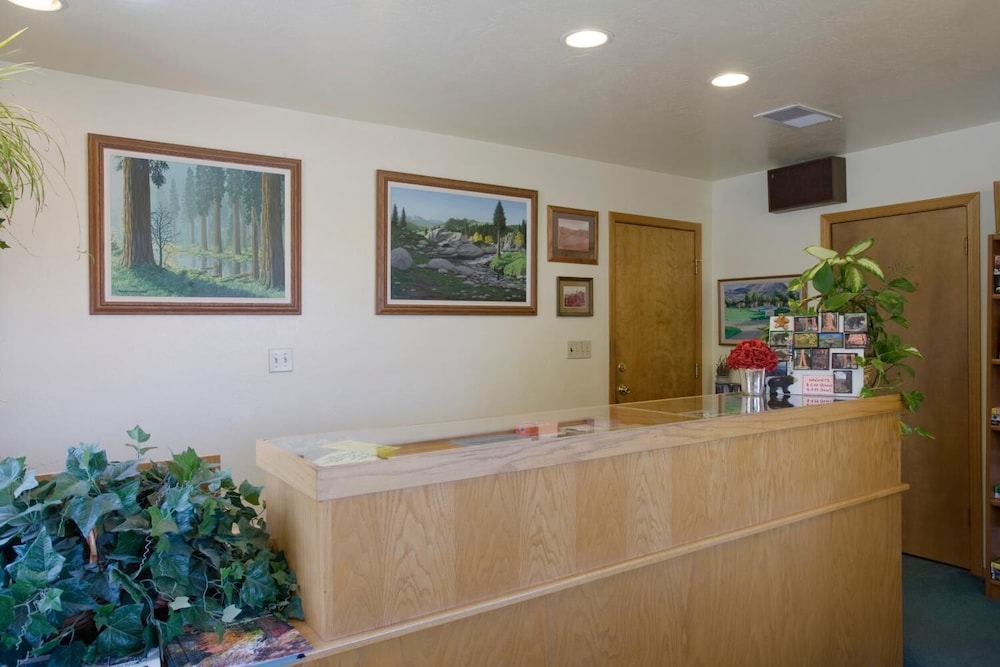 Lazy J Ranch-Americas Best Value Inn 19/52