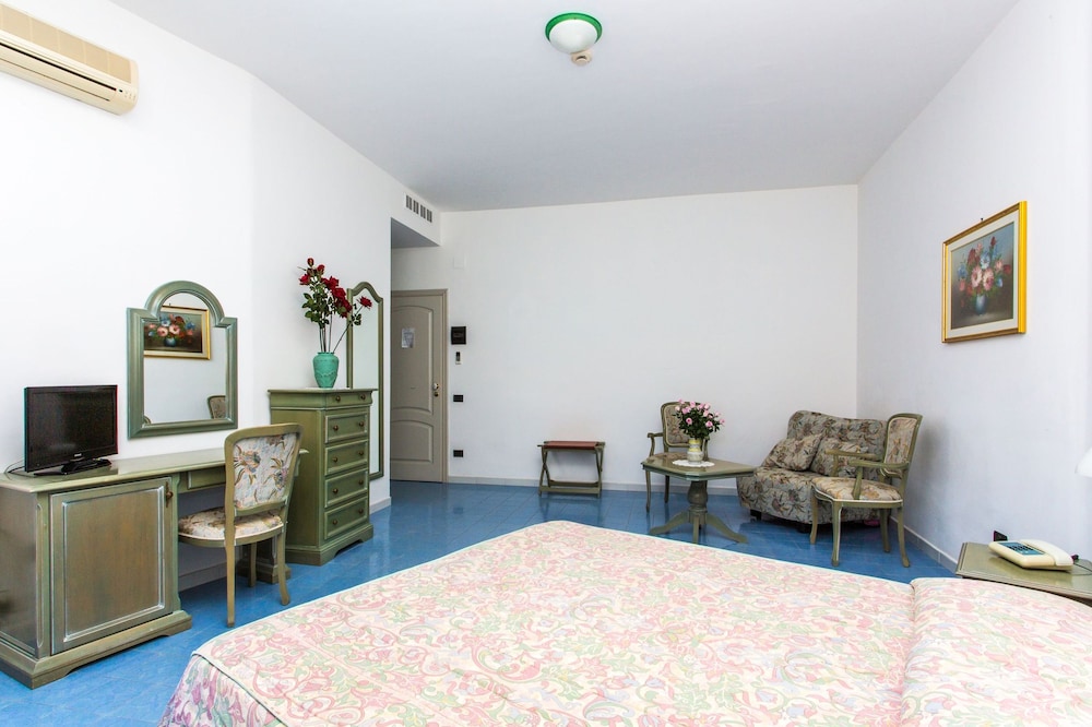 Hotel Poseidon 23/78