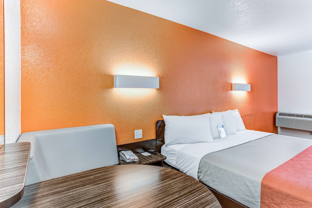 Motel6 Portland, OR - Tigard West 29/49