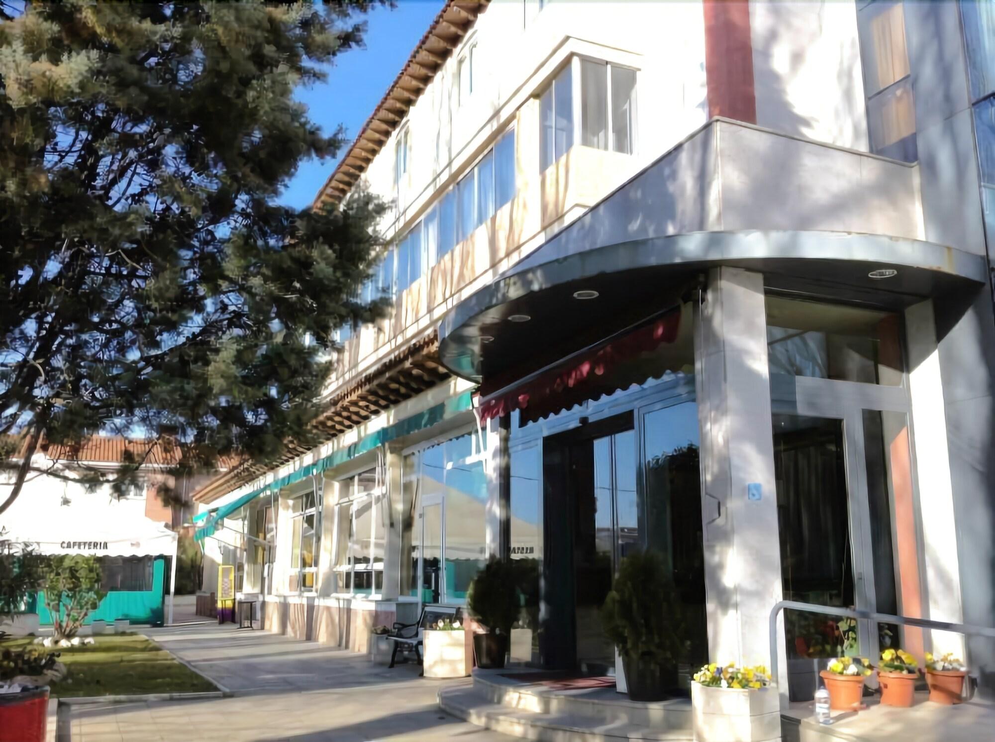 Hotel Escuela San Cristobal 19/23