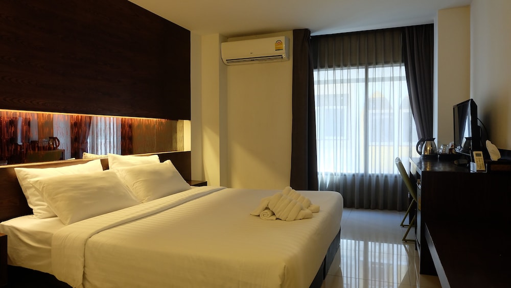 Collection O The Bangkok Airport Link Suite 18/56