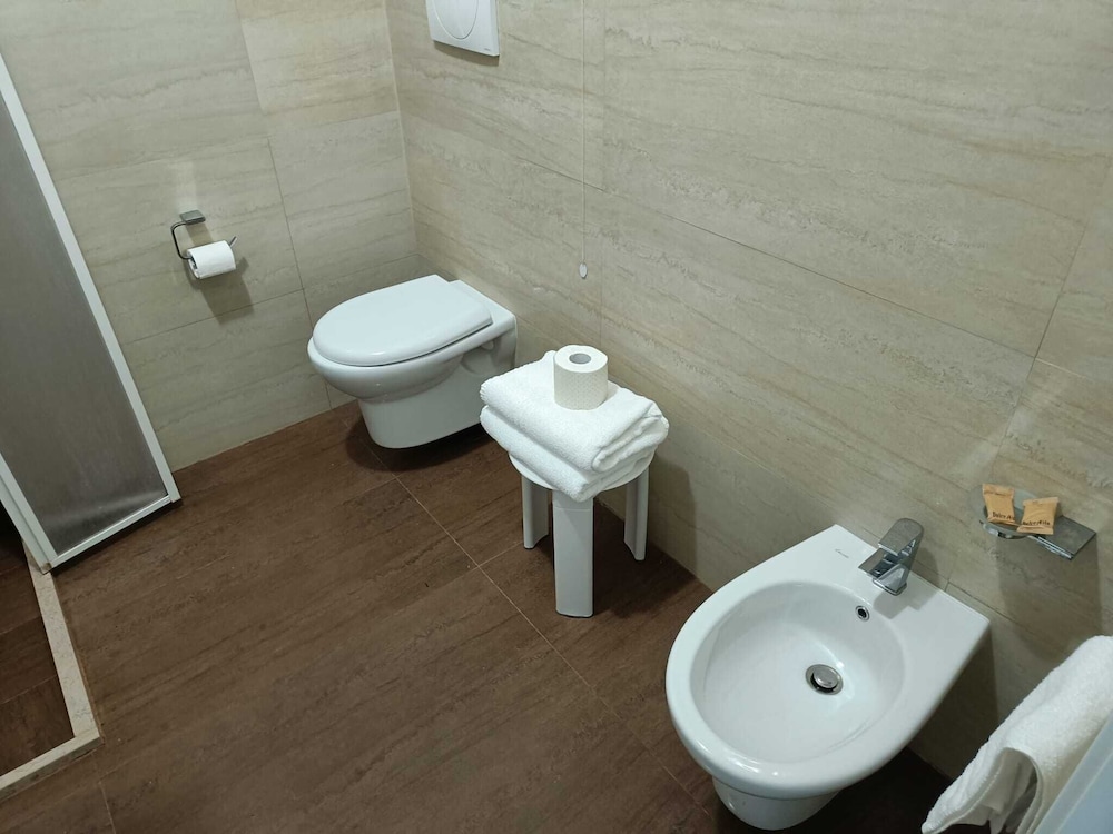 ROOM, DOUBLE BED, ACCESSIBLE