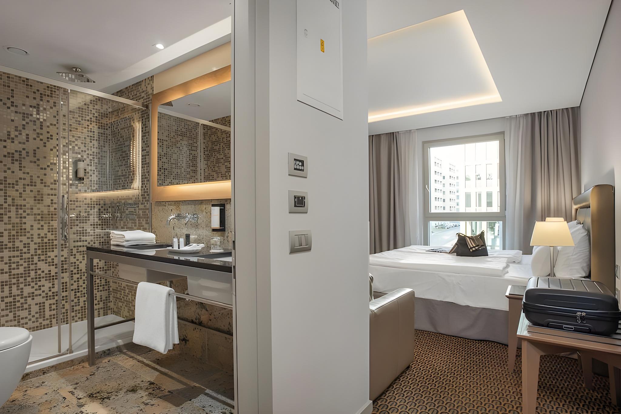 2 Bedrooms, Family Suite, 2 Bathrooms