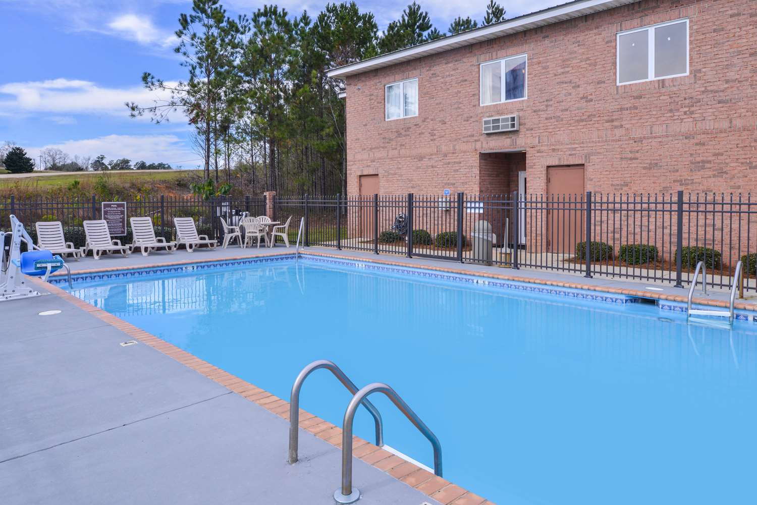 Americas Best Value Inn Wiggins 25/42