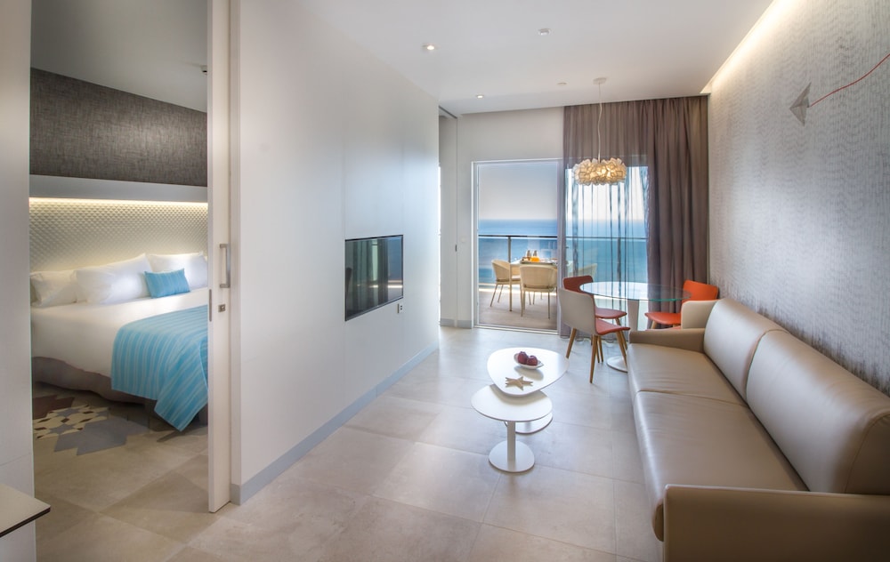 ESTIMAR Calpe Suitopia 3 & three 21/33