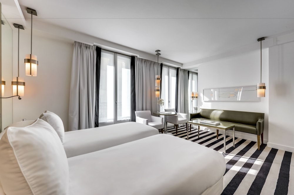Le A Hotel 12/40