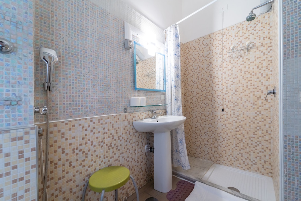Hotel Bella Capri 45/50