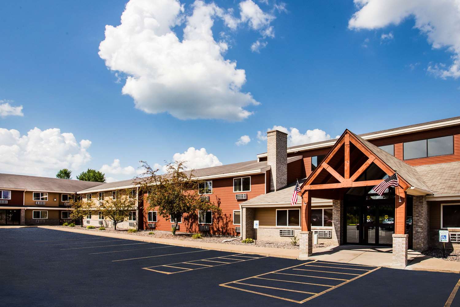 Americinn By Wyndham Menomonie 14/15