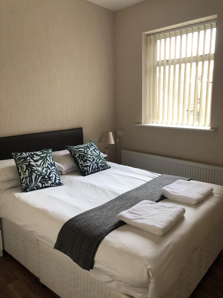 Harcourt Place 8/42