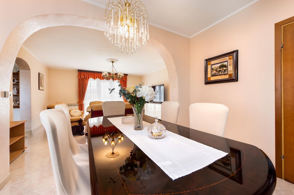 APARTMENT DIVNA 10/66