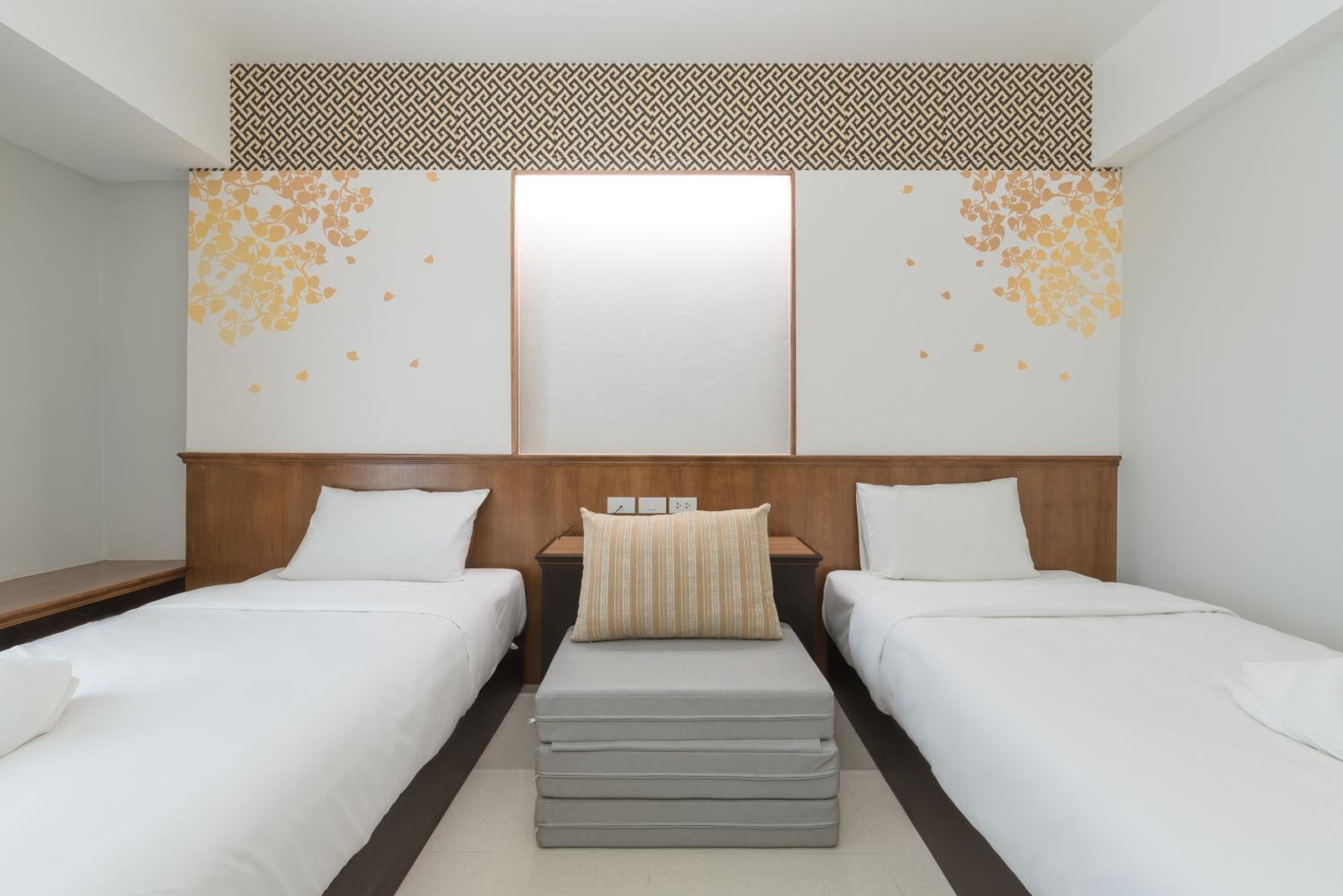 Superior, Twin Beds
