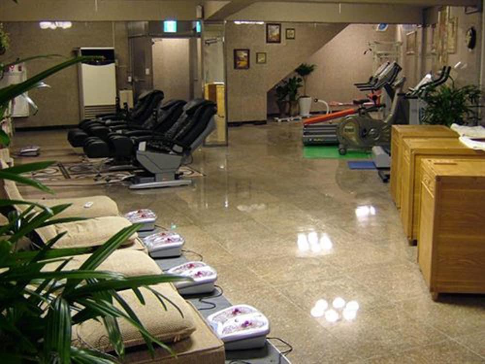 Asia Tourist Hotel 9/41