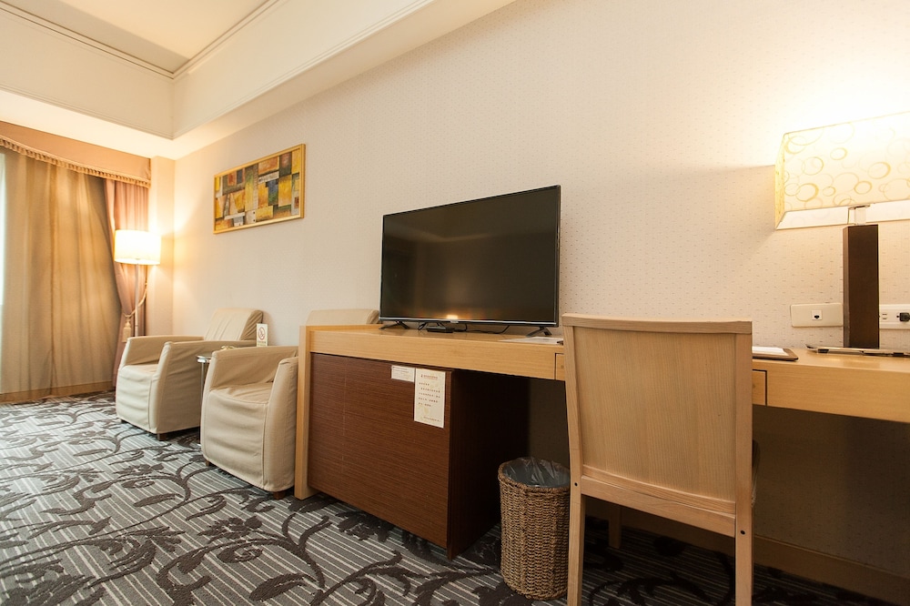 Hoya Hot Springs Resort & Spa 30/65