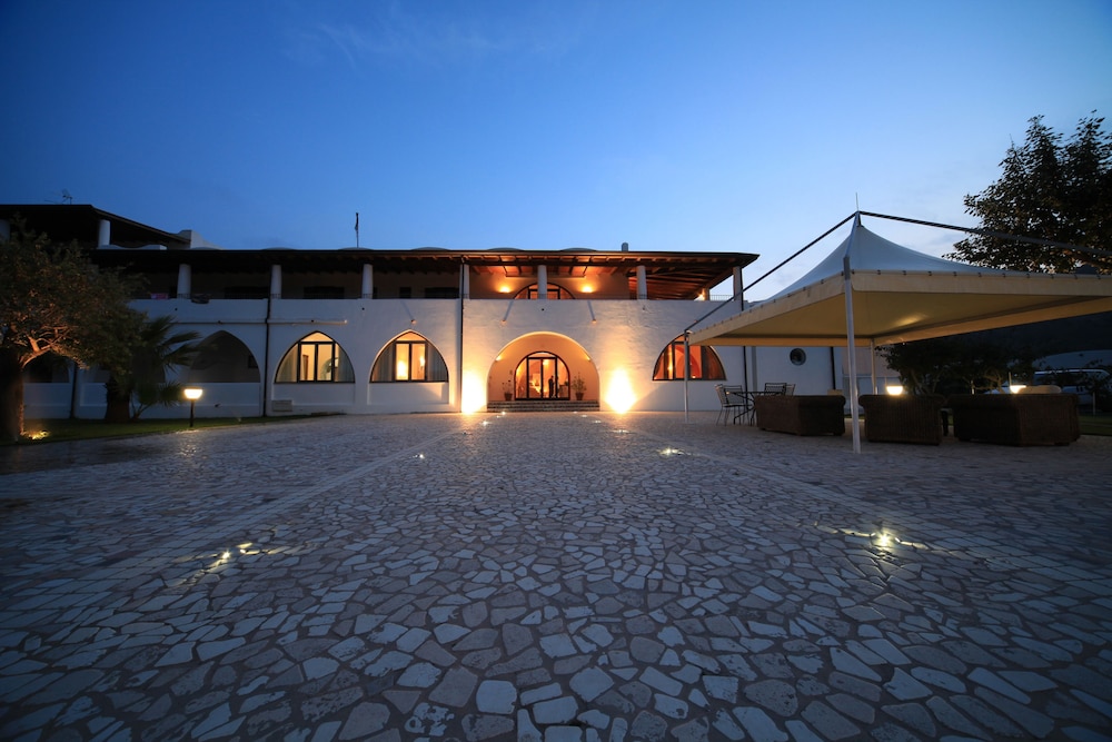 Garden Hotel Vulcano 68/72