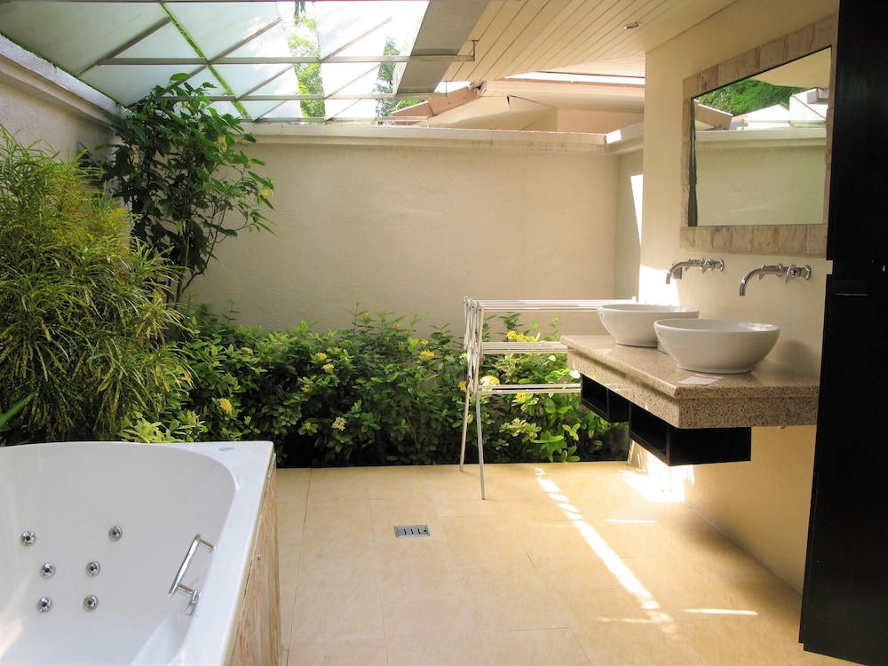 The Sunset Beach Resort Spa Taling Ngam 50/50