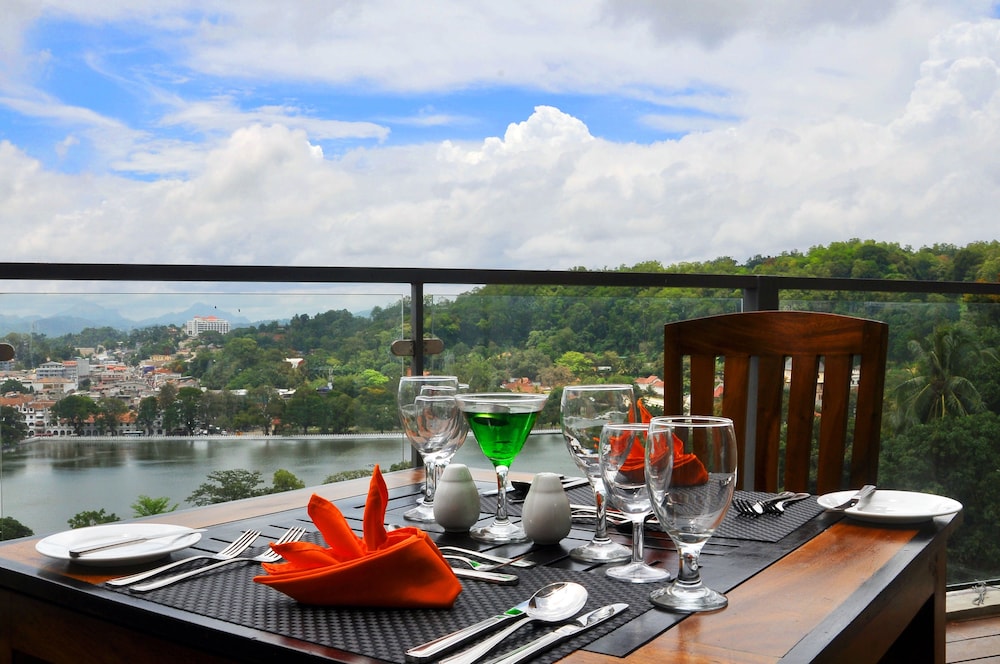 Oak Ray Heritage Hotel 21/30