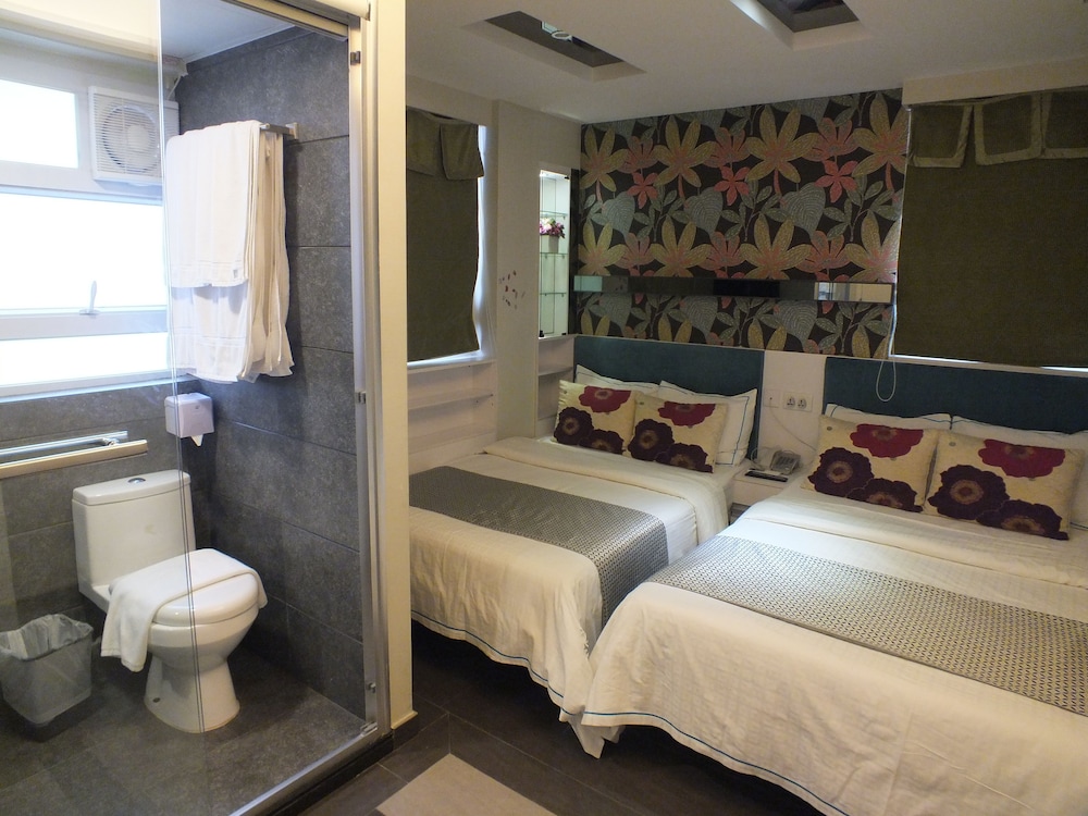 Seasons Hotel - Tsim Sha Tsui 56/57