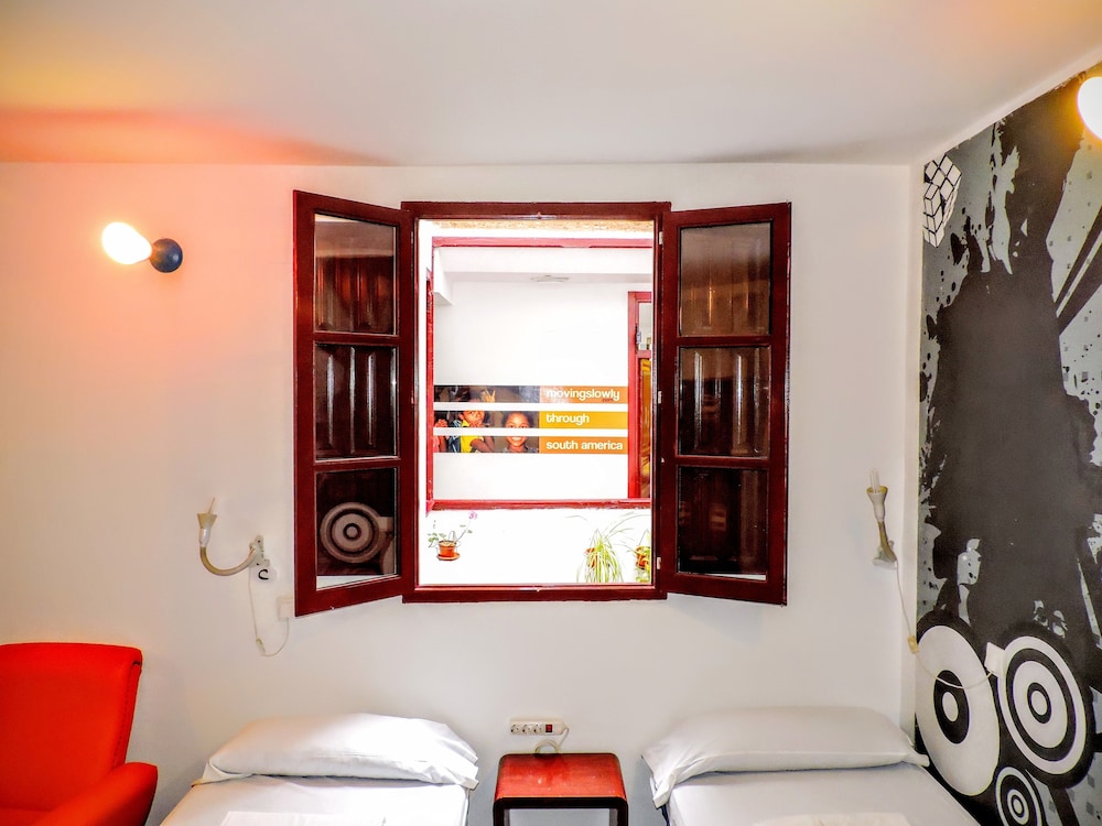 Home Youth Hostel 51/73