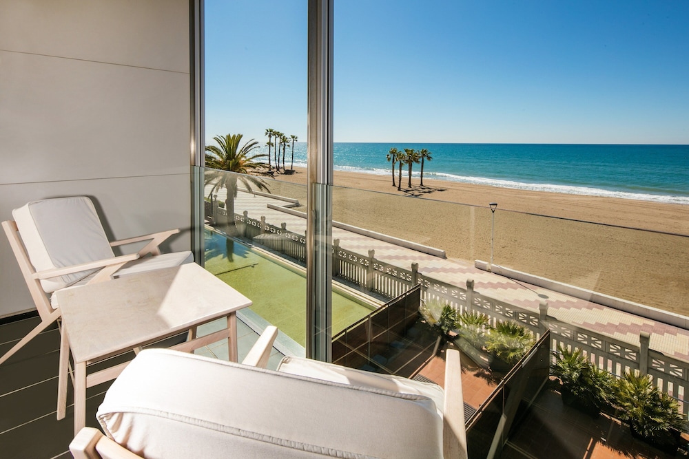 Le Meridien Ra Beach Hotel And Spa 24/80