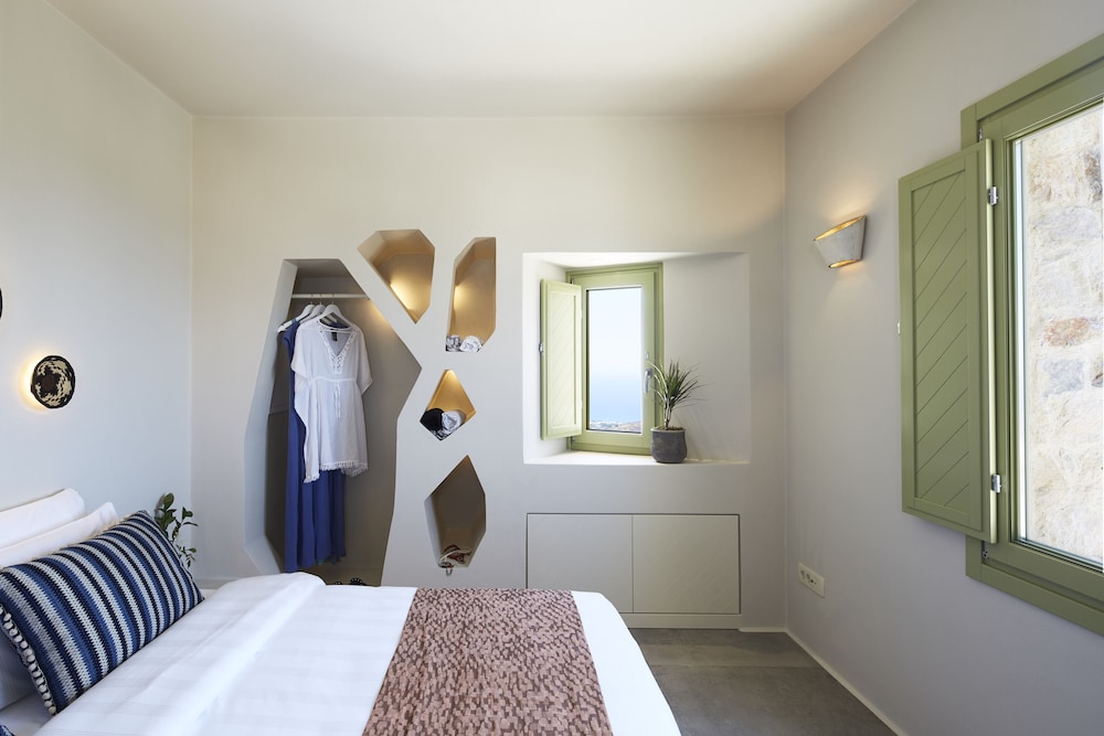 جناح جونيور بسرير كينج بإطلالة على البحر بحوض جاكوزي، Aeon Suites - Adults Only By Mr and Mrs White 4/4
